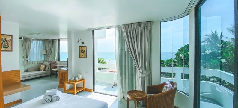 楠查莱海滨酒店(Nern Chalet Beachfront Hotel)图片
