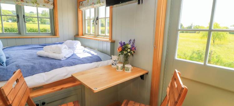 鹅鸣小屋(Goose Whistle Hut)图片