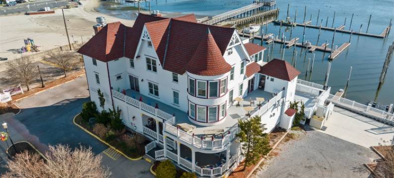 海湾酒馆酒店及码头(Tavern on the Bay Hotel - Frank Sinatra Suite)图片