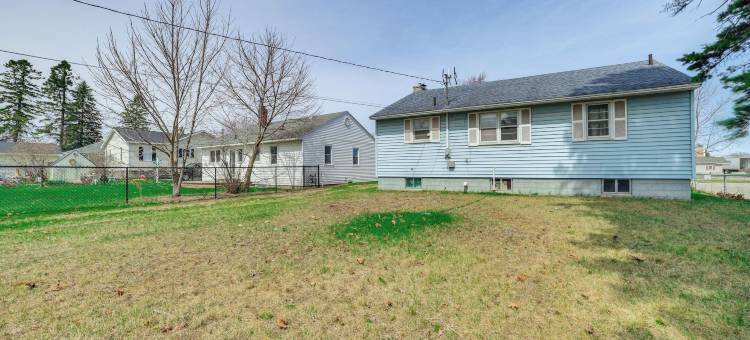 步行到海滩：阿尔皮纳的湖景之家！(Walk to Beach: Lake-view Home in Alpena!)图片