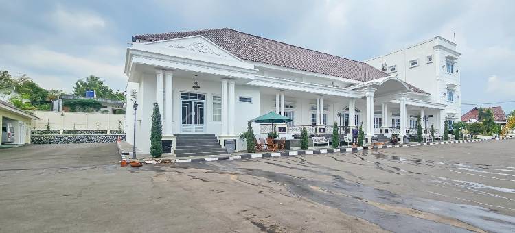 Sans Vibes Hotel Sulanjana Syariah Sukabumi图片