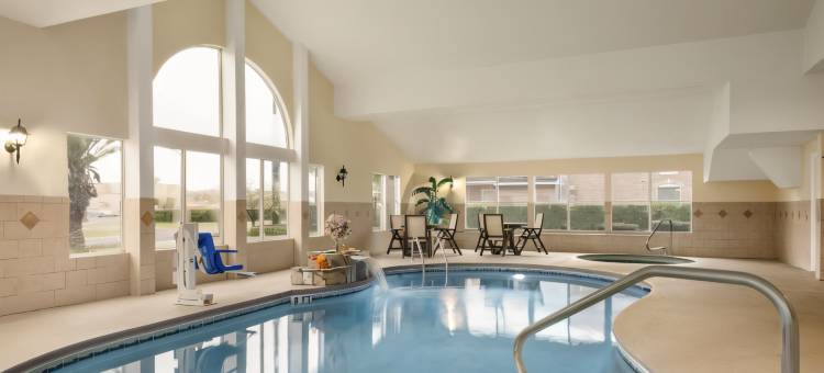 金斯兰丽怡酒店(Country Inn & Suites by Radisson, Kingsland, GA)图片