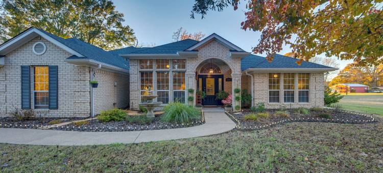 '皇冠鹅'- 布拉德之家，带游泳池和温泉！('The Crown Goose' - Bullard Home w/ Pool & Spa!)图片