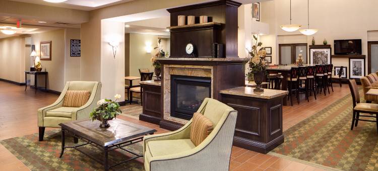 芝加哥圣查尔斯欢朋套房酒店(Hampton Inn & Suites Chicago/St. Charles)图片