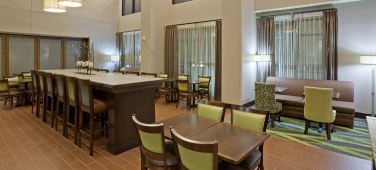 西明尼阿波利斯/明尼通卡欢朋酒店(Hampton Inn & Suites Minneapolis West/Minnetonka)图片