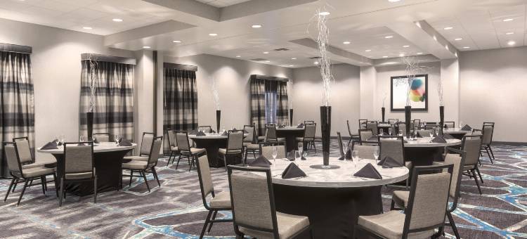 希尔顿奥兰多机场大使套房酒店(Embassy Suites by Hilton Orlando Airport)图片