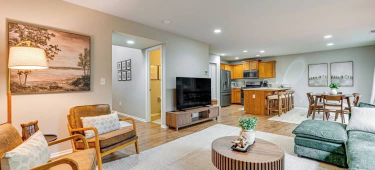 游戏室和甲板：适合家庭的汤姆沃特宝石(Game Room & Deck: Family-friendly Tumwater Gem)图片