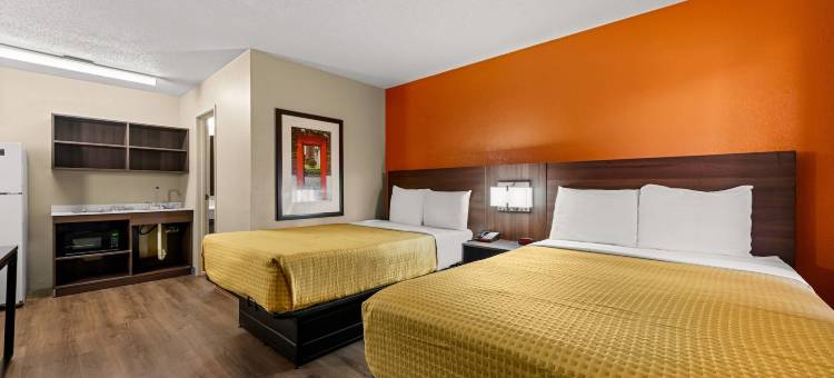 郊区工作室温斯顿塞勒姆靠近汉斯购物中心(Suburban Studios Winston-Salem Near Hanes Mall)图片