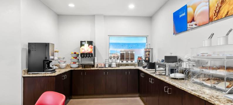 贝尔维尤-奥马哈奥弗特空军基地舒适套房酒店(Comfort Inn & Suites Bellevue - Omaha Offutt AFB)图片