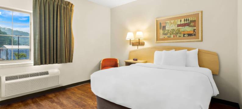 摩根敦郊区套房酒店(Suburban Studios Morgantown)图片