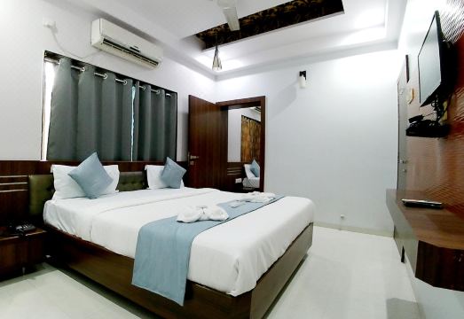 Hotel Kiara Govind ParkHotel Overview