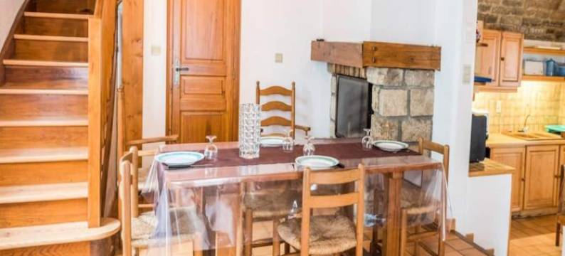 Holiday Home in France with Private Garden图片