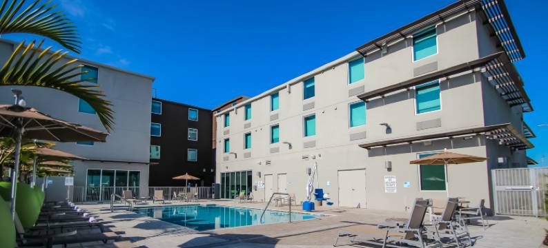 迈阿密机场东套房智选假日酒店(Holiday Inn Express & Suites MIAMI AIRPORT EAST by IHG)图片