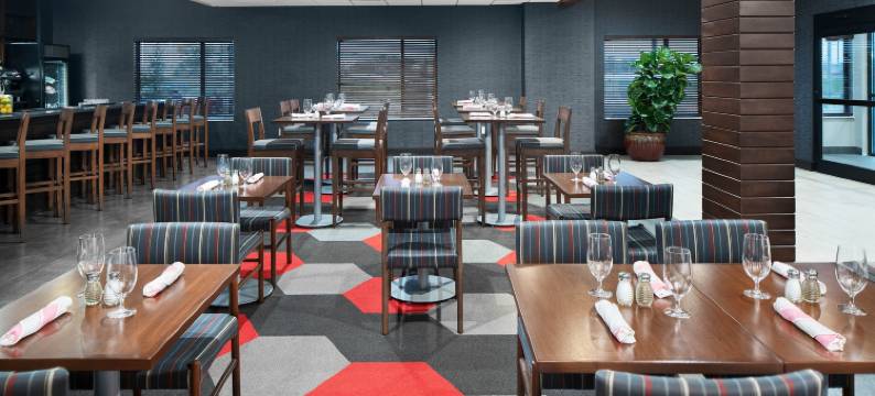 俄克拉何马城机场福朋喜来登酒店(Four Points by Sheraton Oklahoma City Airport)图片