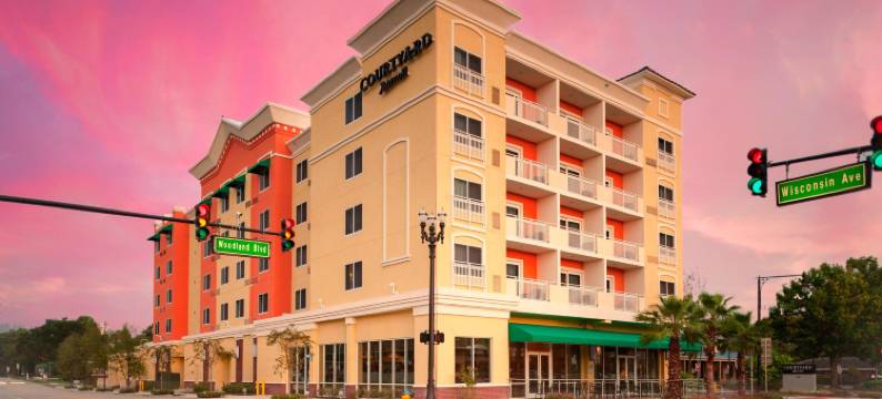 迪美市中心万怡酒店(Courtyard DeLand Historic Downtown)图片