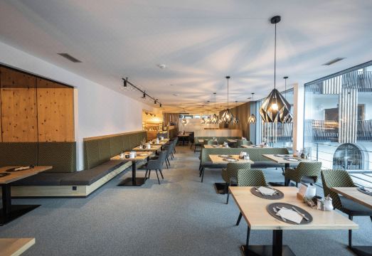 Maraias - Luxury Suites & ApartmentsHotel Overview