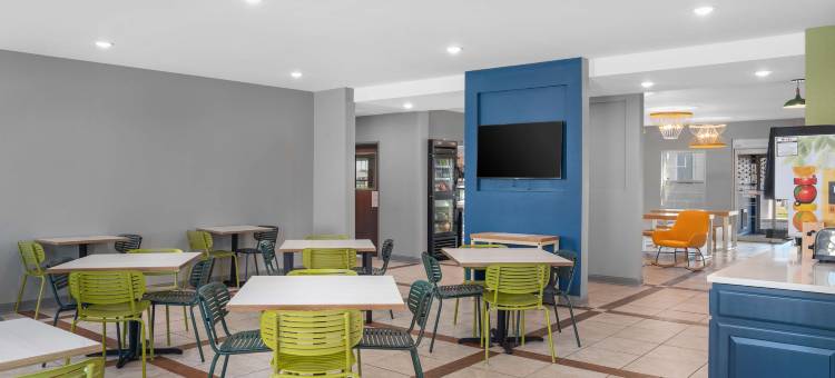 希尔顿迈诺特Spark酒店(Spark by Hilton Minot)图片