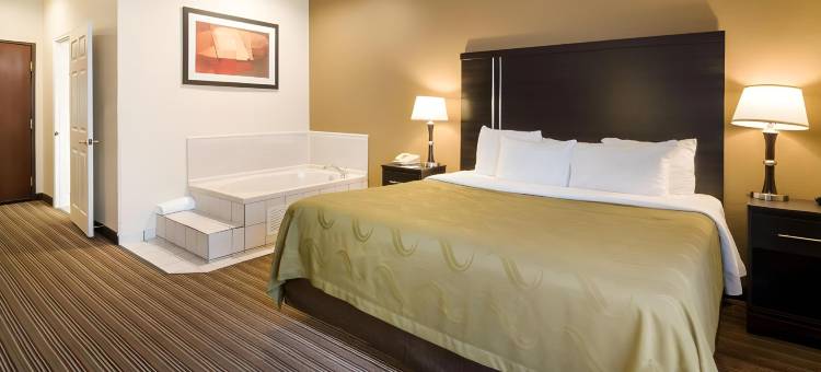 格兰伯里凯艺套房酒店(Quality Inn & Suites Granbury)图片