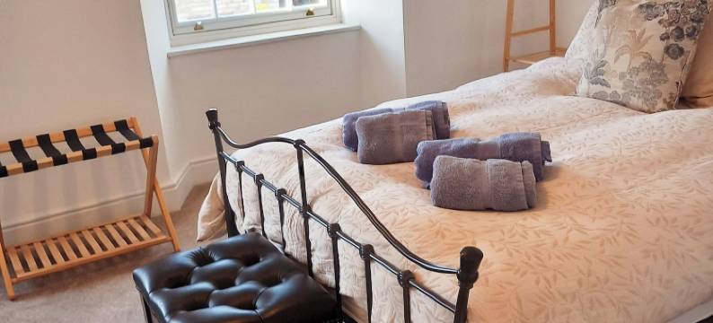 斯坦福镇中心时尚两居室房屋(Stylish 2-Bed House in Stamford Town Centre)图片