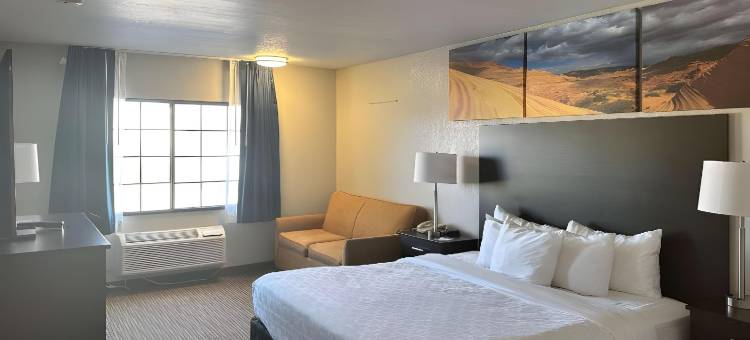 温斯洛 I-40 凯隆华晟酒店(Clarion Pointe Winslow I-40)图片