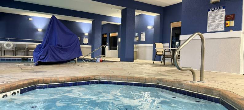 布恩维尔智选假日酒店(Holiday Inn Express BOONVILLE by IHG)图片