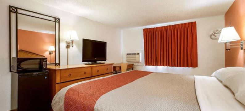 明尼苏达艾伯特利 6 号汽车旅馆(Motel 6 Albert Lea, MN)图片