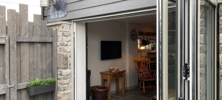 Great country-style house with a courtyard图片