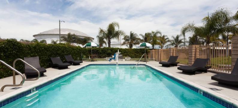 南盖特戴斯套房酒店(Days Inn & Suites by Wyndham South Gate)图片