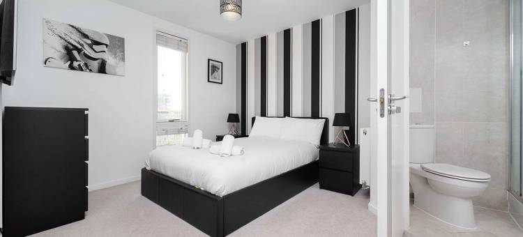 带阳台的惊艳两卧室公寓(Stunning 2BR Flat With Balcony)图片
