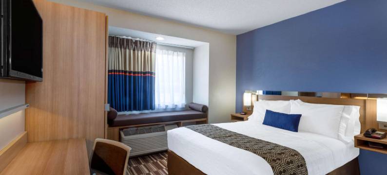 温德姆伯灵顿麦客达套房酒店(Microtel Inn & Suites by Wyndham Burlington)图片