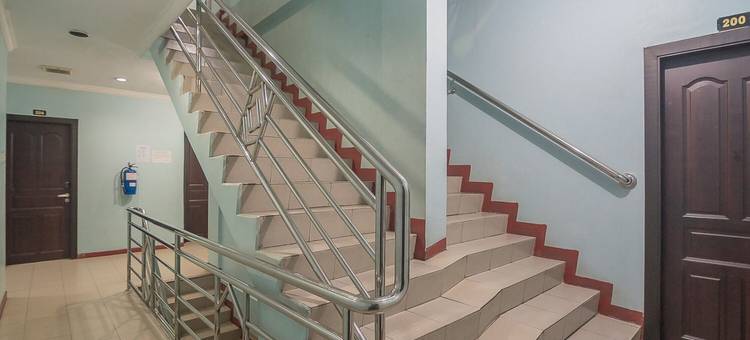 红多兹酒店-近巴淡岛纳格雅城市布道2号(RedDoorz near Nagoya Citywalk Batam 2)图片