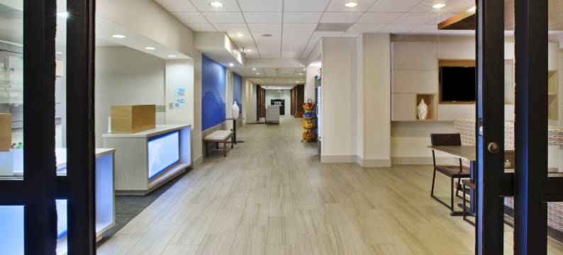 曼彻斯特会议中心智选假日酒店(Holiday Inn Express & Suites MANCHESTER-CONF CTR(TULLAHOMA) by IHG)图片