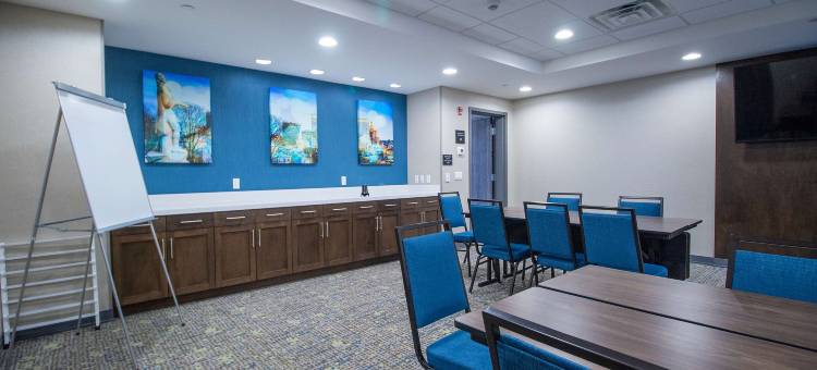 北阿特尔伯勒希尔顿欢朋套房酒店(Hampton Inn & Suites by Hilton North Attleboro)图片