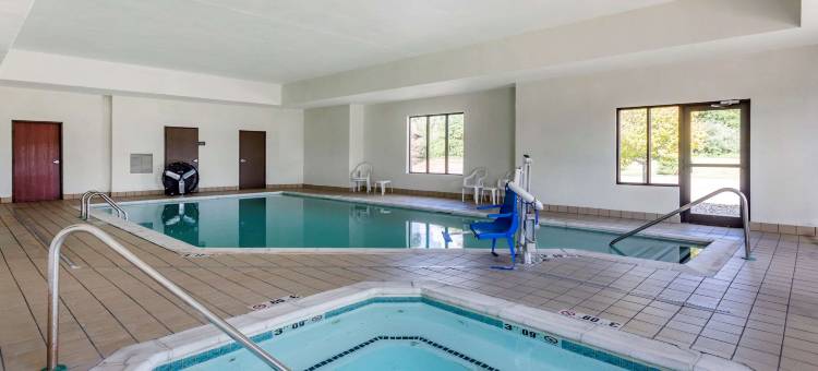 卡尔德本大学区舒适套房酒店(Comfort Inn & Suites Carbondale University Area)图片