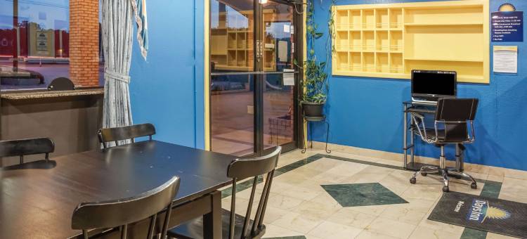 巴斯特罗普戴斯酒店(Days Inn by Wyndham Bastrop)图片