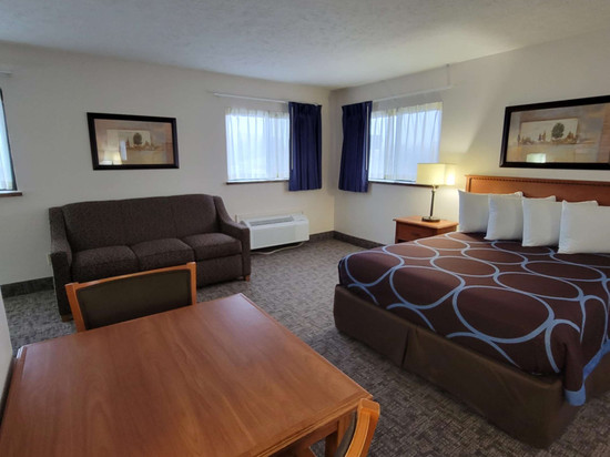 格兰德艾兰贝斯特韦斯特SureStay Plus酒店