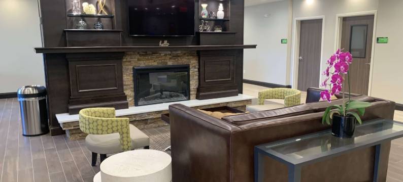 马头市贝斯特韦斯特优质酒店及套房(Best Western Plus Horseheads Inn  Suites)图片