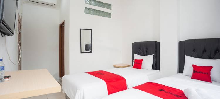 OYO 3929 8安高马斯酒店(RedDoorz at Jalan Bangau Palembang)图片