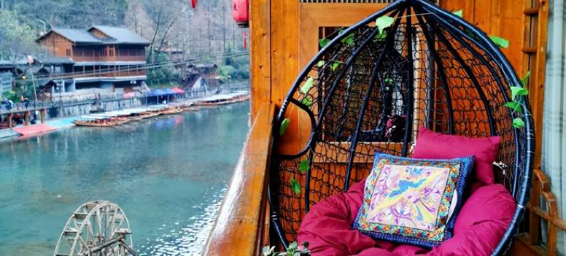 凤凰古城江景房客栈(杜田路分店)图片