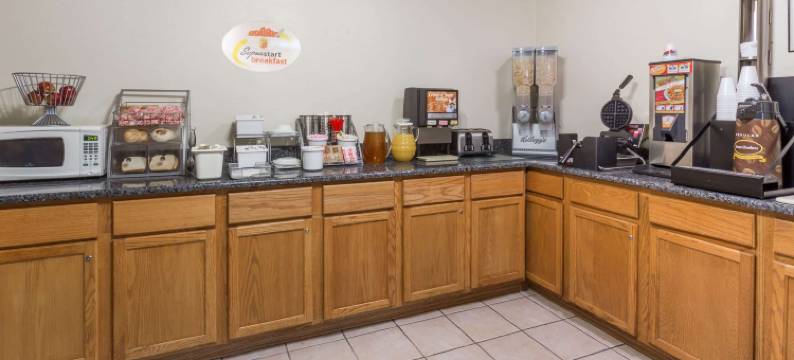 莫里斯速8酒店(Super 8 by Wyndham Morris)图片