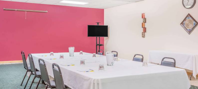 圣克莱尔斯维尔戴斯酒店(Days Inn by Wyndham St Clairsville)图片