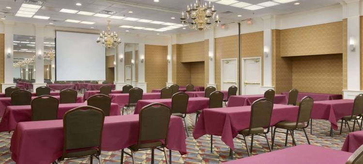 帕拉默斯罗歇尔公园华美达酒店(Ramada by Wyndham Rochelle Park Near Paramus)图片