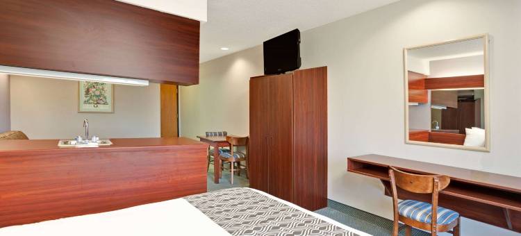 罗斯维尔-底特律地区温德姆麦客达套房酒店(Microtel Inn & Suites by Wyndham Roseville/Detroit Area)图片