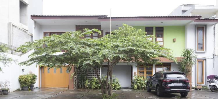 红多兹Plus酒店-近斯兰达克广场2(RedDoorz Plus near Cilandak Town Square 2)图片