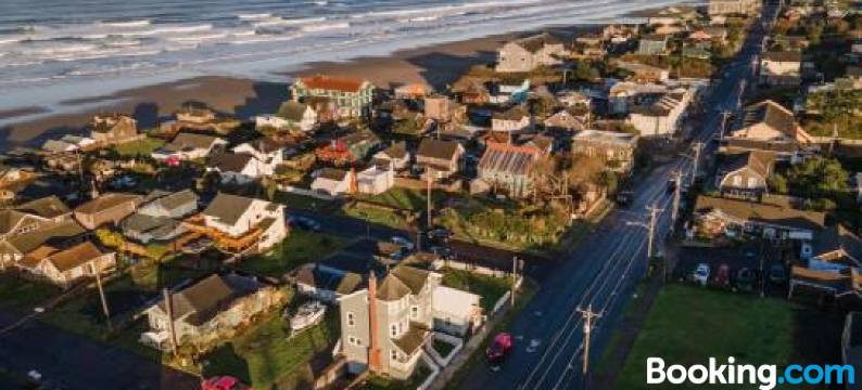 Endeavour House图片