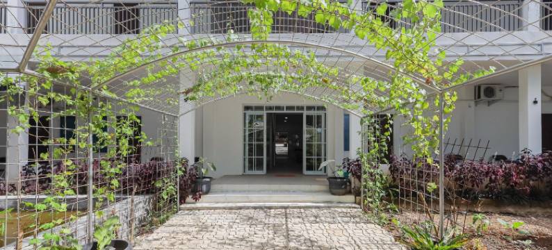 红多兹酒店-近万丹塞兰RSUD(RedDoorz Near Rsud Banten Serang)图片