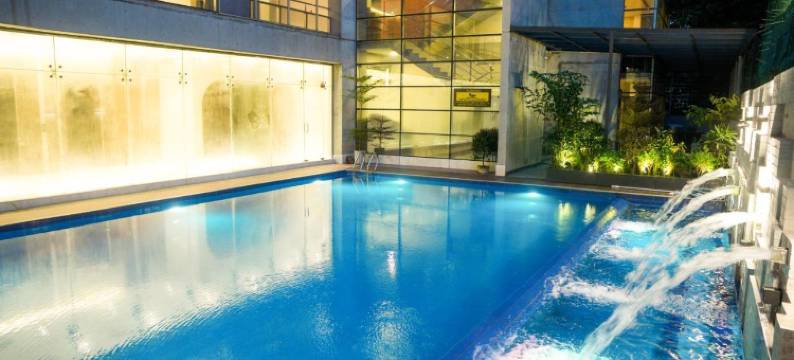 湖畔高镜酒店(Lakeshore Heights)图片