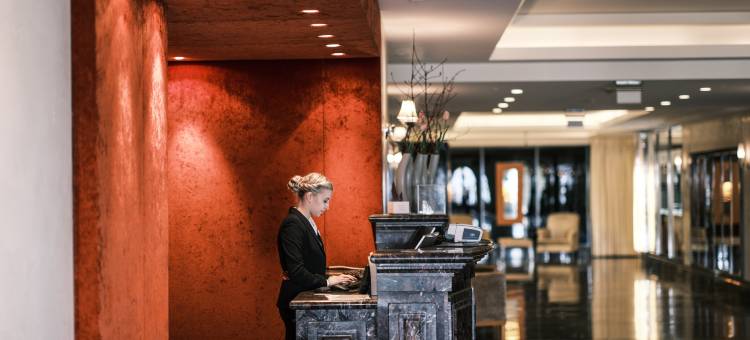 费尔登富肯斯坦纳城堡酒店-立鼎世酒店集团(Falkensteiner Schlosshotel Velden – the Leading Hotels of the World)图片