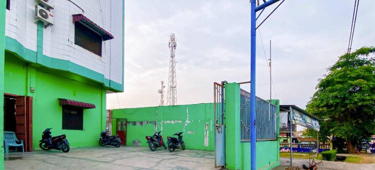 瑞德多兹 @ 斯塔尔希尔因西亚里亚特宾丁宜(RedDoorz @ Star Hill Inn Syariah Tebing Tinggi)图片