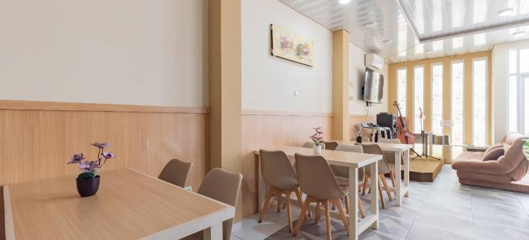 加鲁特乌塔米城市景观伊斯兰旅馆(Urbanview Syariah Utami Inn Garut by RedDoorz)图片
